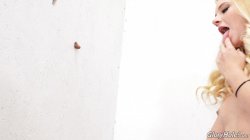 Captura de 'Interracial Gloryhole Teens Vol. 4' nº 137