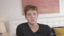 'Freshman Boys and Senior Girls' screenshot nº 2