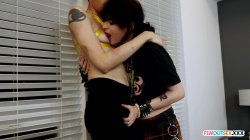'Hot Girl on Girl action!' screenshot nº 12