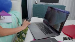 Captura de 'Stretching My Girlfriend's Pussy 29' nº 75
