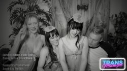 Captura de 'Cailey, Dixie, And Nyxi, Hot Transsexuals, Fuck Each Other's Asses With Their Hard Cocks On Halloween, Pleasing A Lucky Guy' nº 135