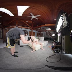 'BTS Erotic Heat With Violet Voss - VR Voyeur View' screenshot nº 114