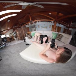 'BTS Erotic Heat With Violet Voss - VR Voyeur View' screenshot nº 36