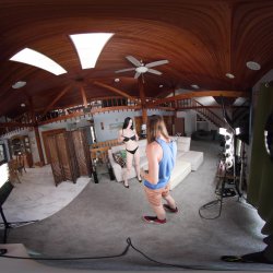 'BTS Erotic Heat With Violet Voss - VR Voyeur View' screenshot nº 7