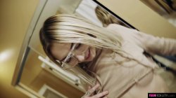 Captura de 'Temple of Tight Jeans' nº 2