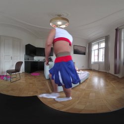 Captura de 'Vera Jarw & Lady Gang VR Video Part One - Cuckold Coach Made To Watch Busty Cheerleaders Double Vaginal (dvp) Foursome' nº 115