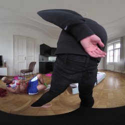 Captura de 'Vera Jarw & Lady Gang VR Video Part One - Cuckold Coach Made To Watch Busty Cheerleaders Double Vaginal (dvp) Foursome' nº 74