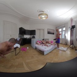 Captura de 'Vera Jarw & Lady Gang VR Video Part Two - Huge Natural Tits Cheerleader First Double Pussy Penetration (dpp)' nº 128