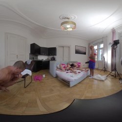 Captura de 'Vera Jarw & Lady Gang VR Video Part Two - Huge Natural Tits Cheerleader First Double Pussy Penetration (dpp)' nº 130