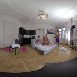 Captura de 'Vera Jarw & Lady Gang VR Video Part Two - Huge Natural Tits Cheerleader First Double Pussy Penetration (dpp)' nº 139