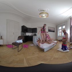 Captura de 'Vera Jarw & Lady Gang VR Video Part Two - Huge Natural Tits Cheerleader First Double Pussy Penetration (dpp)' nº 71