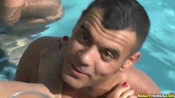 'Poolside Fucking' screenshot nº 1