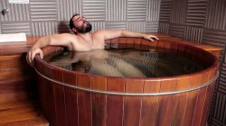 'Get Out of That Hot Tub and Fuck My Ass!' screenshot nº 1
