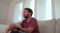 Captura de 'Busty Pale Wife Em Indica Gives Husband A Cuckold Lesson' nº 25