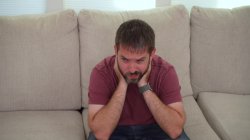 Captura de 'Busty Pale Wife Em Indica Gives Husband A Cuckold Lesson' nº 35