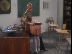 Captura de 'Cheerleaders Spanked' nº 27