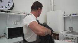Captura de 'Desperate Anal MILFs 6' nº 2