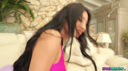 Captura de 'Huge Tits Tan Lines & Tight Wet Latina Columbian Pussy Amateur Newbie Upcoming Superstar Ally Berry' nº 5
