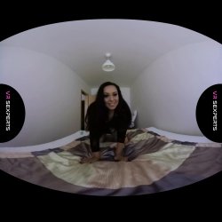 'Anastasia Showing Off Her Boobs and Fills Her Pussy' screenshot nº 6