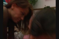 Captura de '2 Chicks Sucking 1 Dick' nº 140