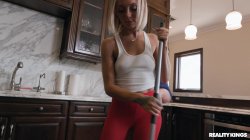 'Moms Lick Teens 31' screenshot nº 58