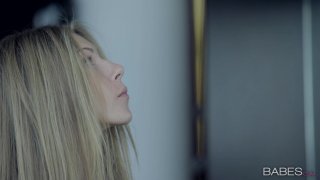 Sexy Blonde Gets Her Pussy Licked and Penetrated Has Passionate Sex with Her Man