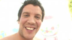 Captura de 'Courtney Taylor & Scarlet Wild & Mike Adriano Suck Anal A2OPM Creampie Snowball Collector Scene' nº 136