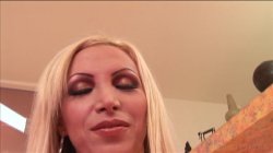 Captura de 'MILF Wars: Lisa Ann Vs. Nikki Benz' nº 56