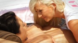 Captura de 'Club Pink Velvet: Lesbian Heaven' nº 55