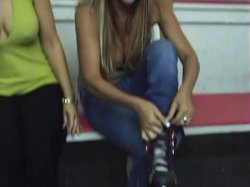'MILF Next Door Vol. 2' screenshot nº 2