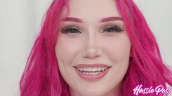 'Busty Curvy Pink All Over' screenshot nº 35