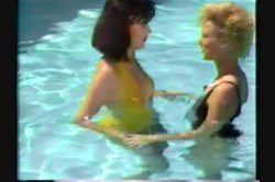 Captura de 'Retro Porn Pool Party' nº 134