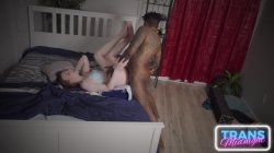 Captura de 'Skinny Teen Trans Tastes Cum after an Intense BBC Bareback' nº 122