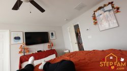 Captura de 'Sharing My Room With My Russian Step Sis On Thanksgiving' nº 2