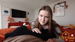 Captura de 'Sharing My Room With My Russian Step Sis On Thanksgiving' nº 34