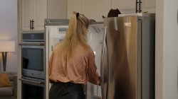 'Lesbian Step-Daughters 2' screenshot nº 2