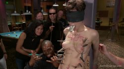 Captura de 'Lily Labeau Gets Played In Raunchy Pool Hall' nº 44