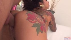 Captura de 'Perverted MILFs Next Door 3' nº 93