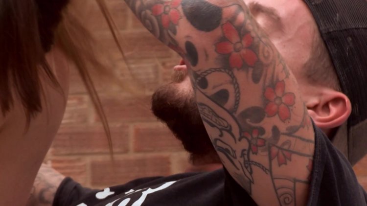 streaming porn video screenshot