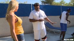 Captura de 'MOFOs: MILFs Like It Black #16' nº 99