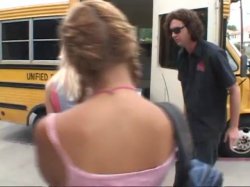 'Jim Powers' School Bus Girls #4' screenshot nº 7