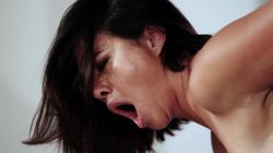 Captura de 'Girls Love Strap-Ons 2' nº 40