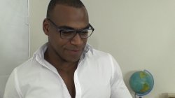Captura de 'Cute Teens Go Black' nº 4