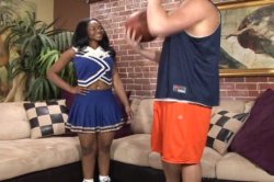 Captura de 'New Black Cheerleader Search 2' nº 43