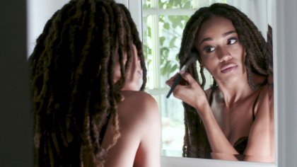 Gorgeous Black Babe Enjoys an Interracial Pussy Pounding