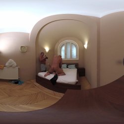 Captura de 'Lily Blossom Behind The Scenes VR Part One - Don't Stop Please - Submissive Teenager Loves Rough Sex' nº 17