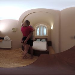 Captura de 'Lily Blossom Behind The Scenes VR Part One - Don't Stop Please - Submissive Teenager Loves Rough Sex' nº 2