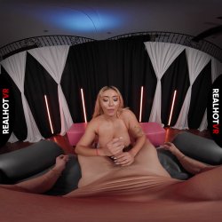 'Cyber Doll - Stripclub' screenshot nº 44