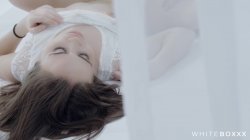 Captura de 'WhiteBoxxx Naughty Girls' nº 7