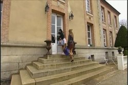 Captura de 'Mature Chicks Love Young Dicks' nº 28